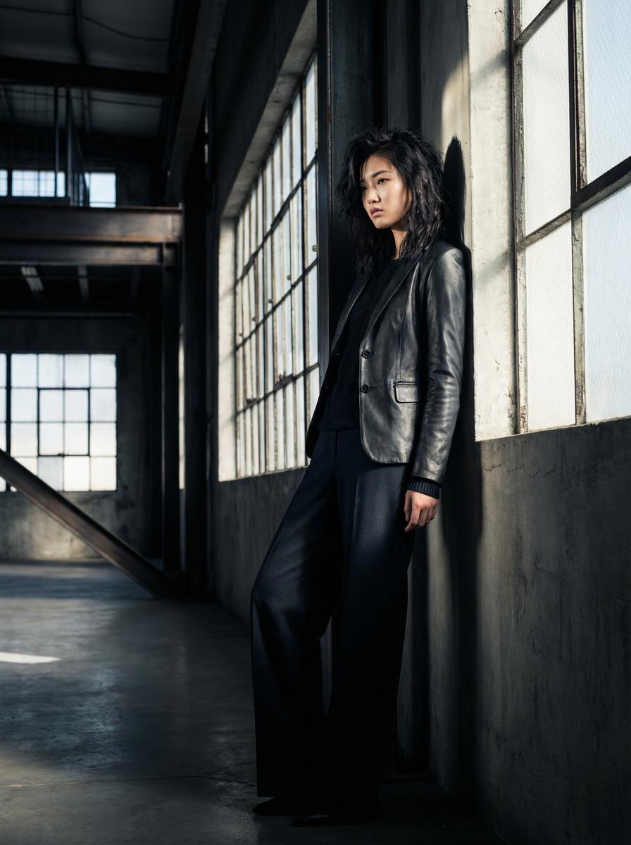 小马拉大车传媒-工业风格写真传媒